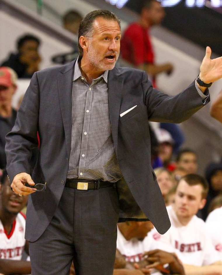 Mark Gottfried coaching basketball